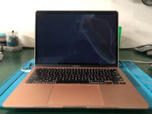 Macbook Air cracked screen